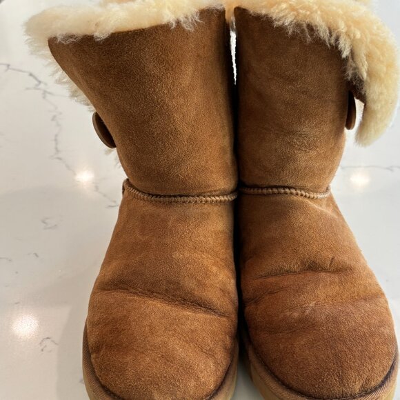 UGG Women's Bailey Button II Boot Chestnut Size 7 - Picture 4 of 8